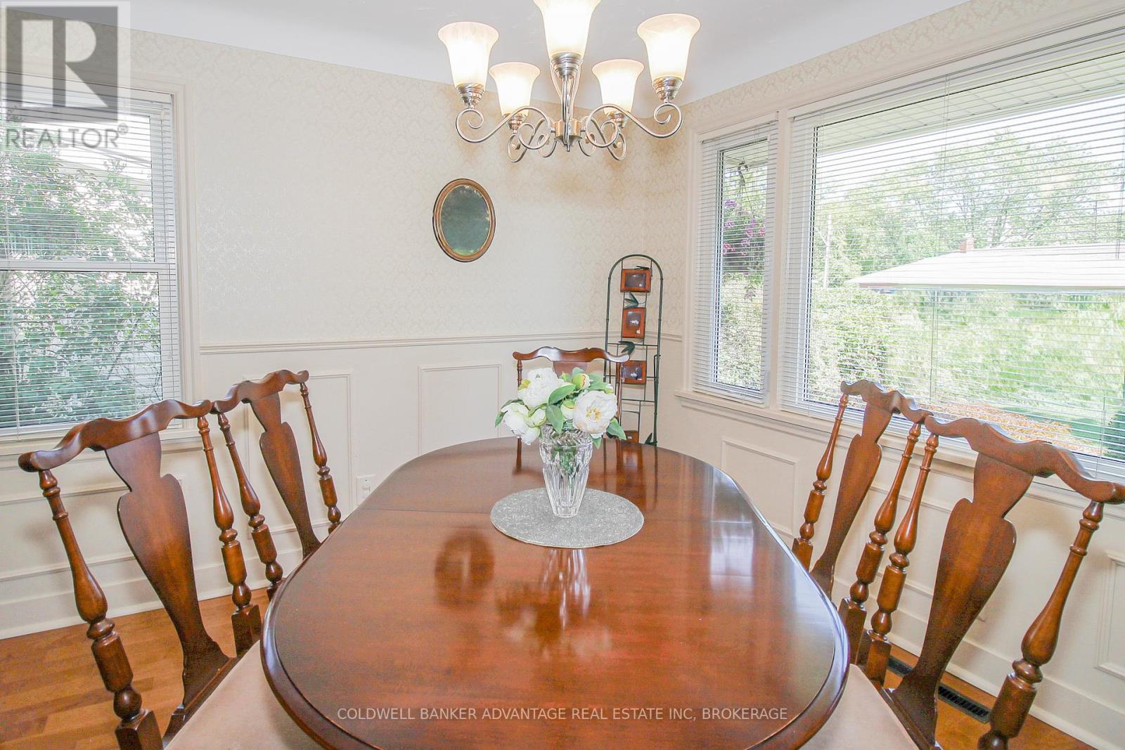 43 Gram Avenue, Welland, Ontario  L3C 1H5 - Photo 6 - X12405430