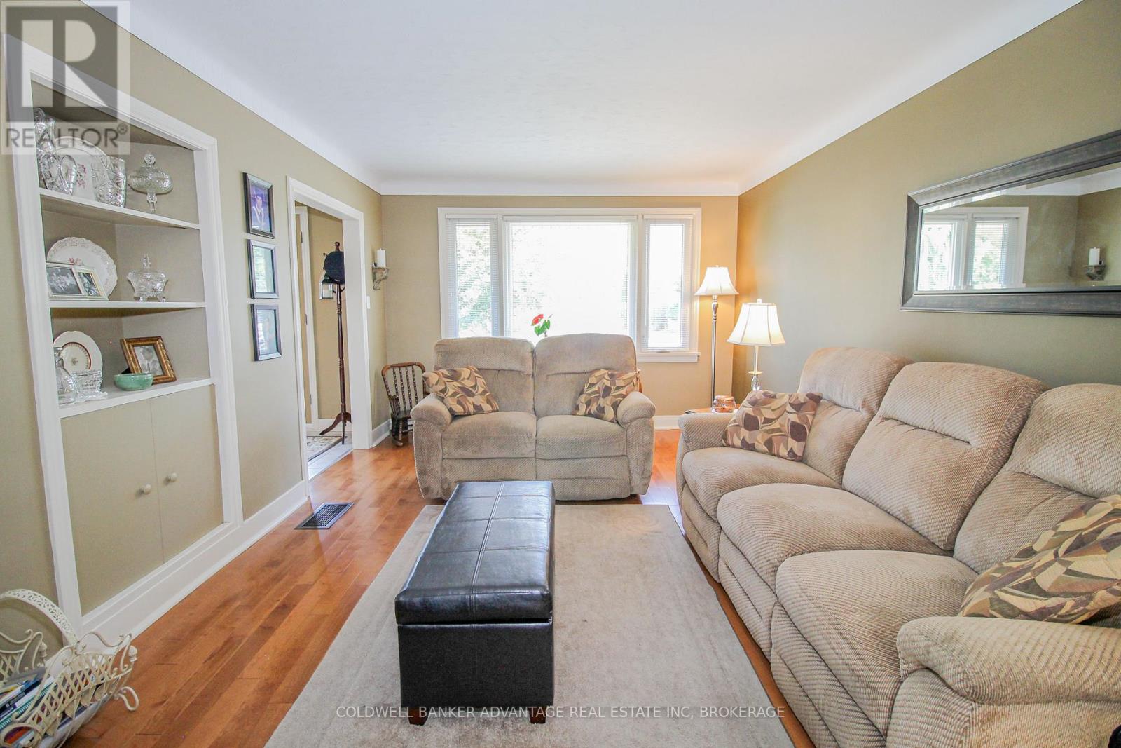 43 Gram Avenue, Welland, Ontario  L3C 1H5 - Photo 8 - X12405430