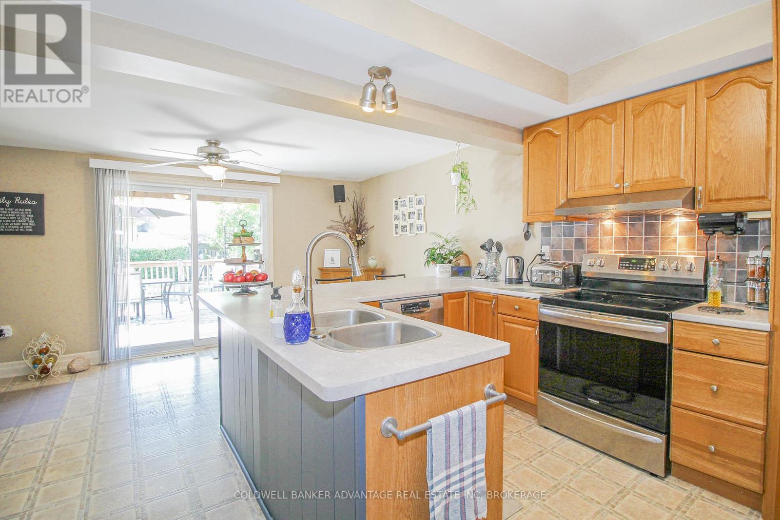 43 Gram Avenue, Welland, Ontario  L3C 1H5 - Photo 9 - X12405430