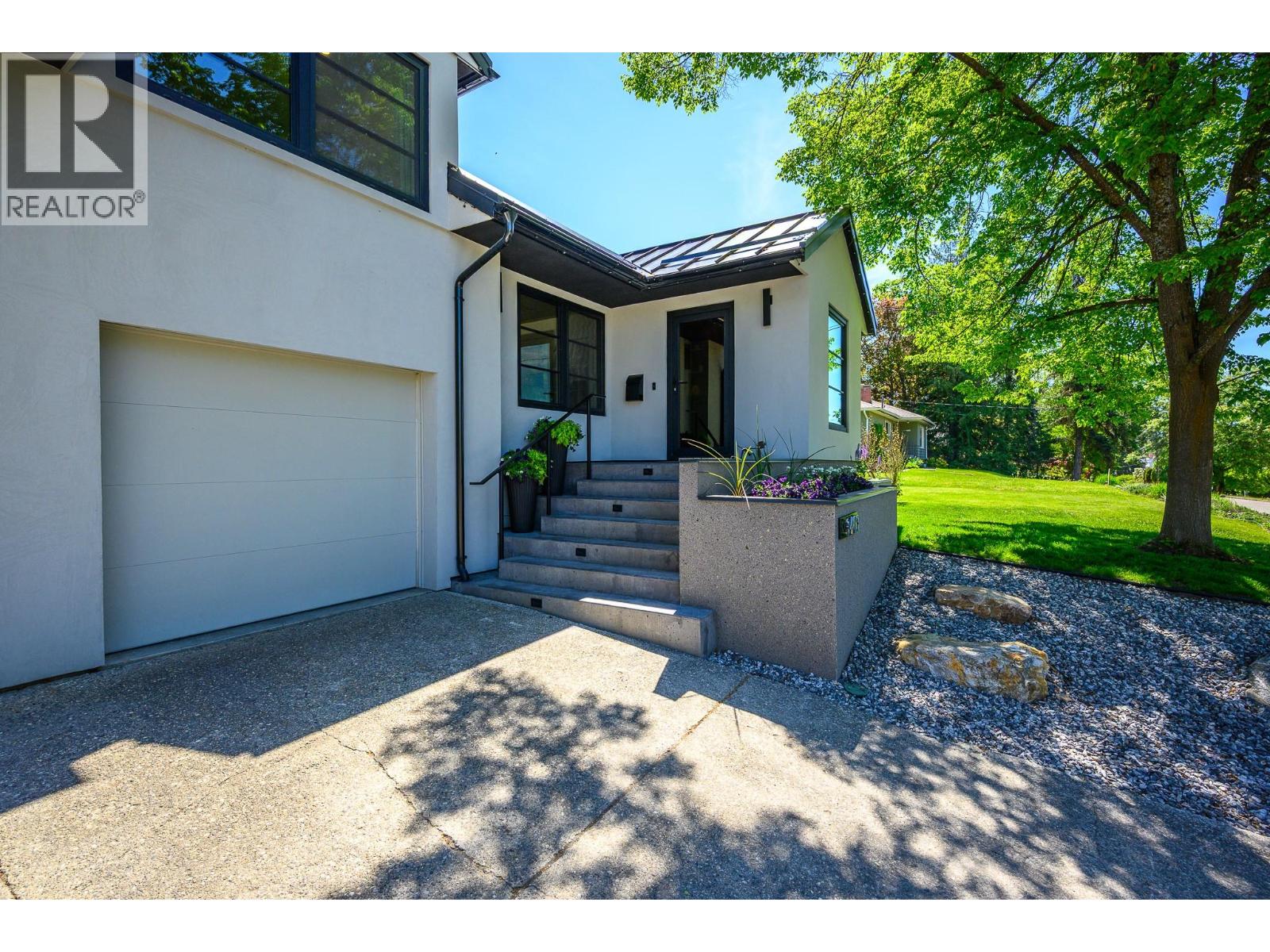 3403 20th Street, Vernon, British Columbia  V1T 4C6 - Photo 3 - 10362900