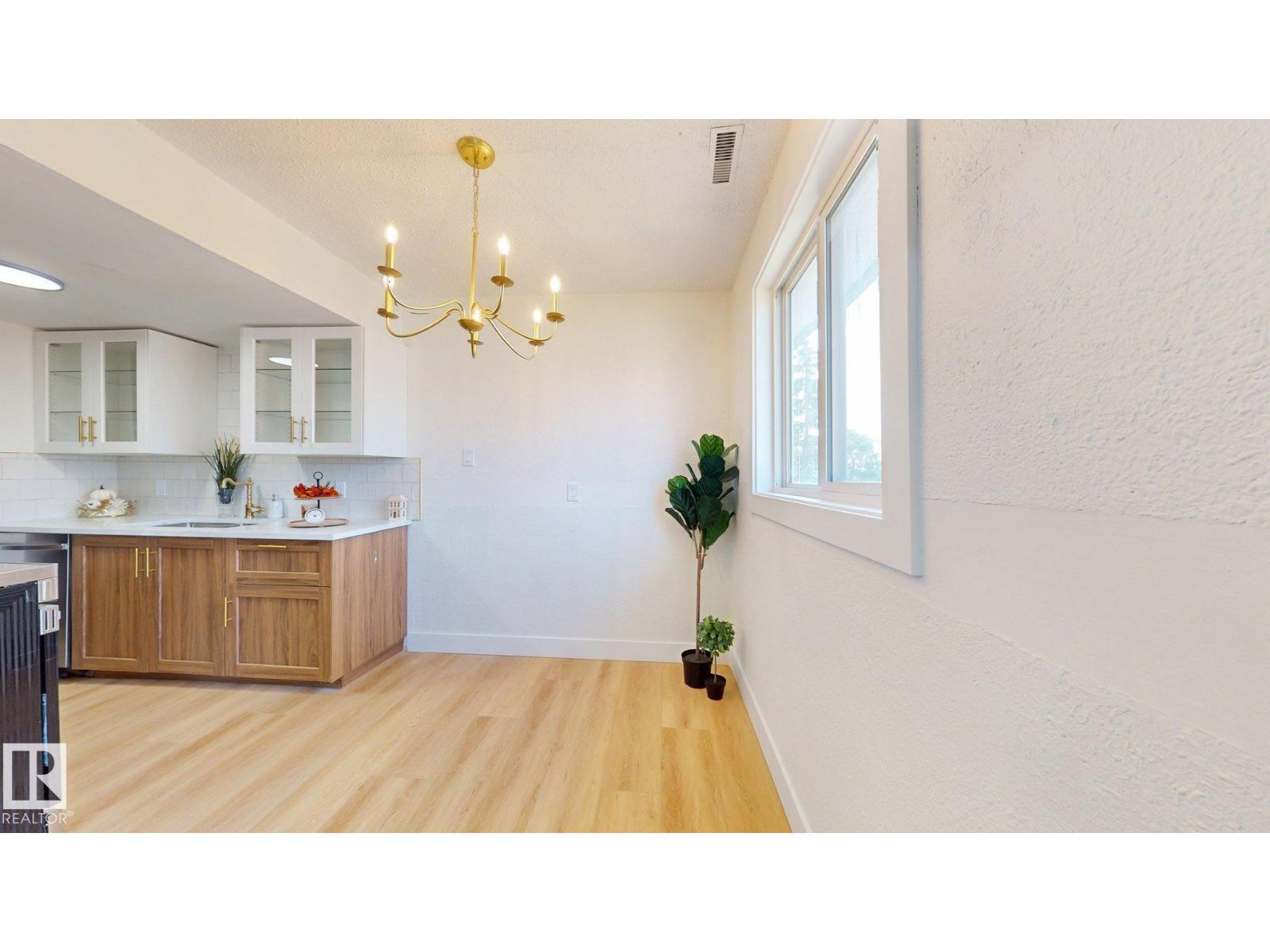 1396 Lakewood Rd W Nw, Edmonton, Alberta  T6K 3M2 - Photo 9 - E4457903
