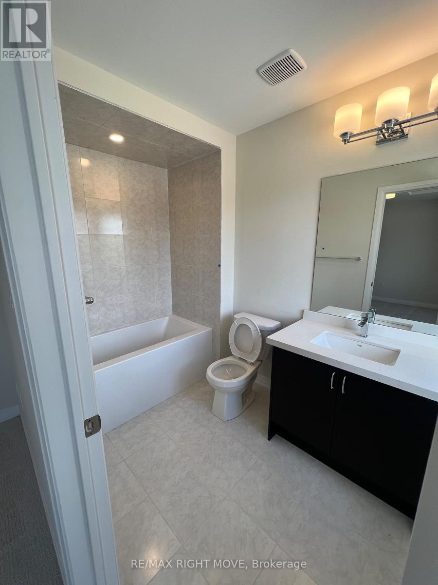 3701 Quayside Drive, Severn, Ontario  L3V 8M9 - Photo 5 - S12405434