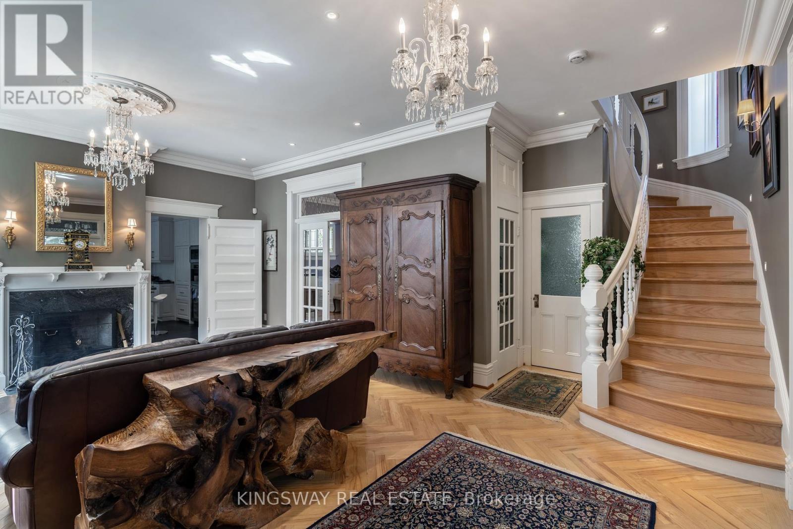 166 High Park Avenue, Toronto (High Park North), Ontario  M6P 2S4 - Photo 10 - W12405410