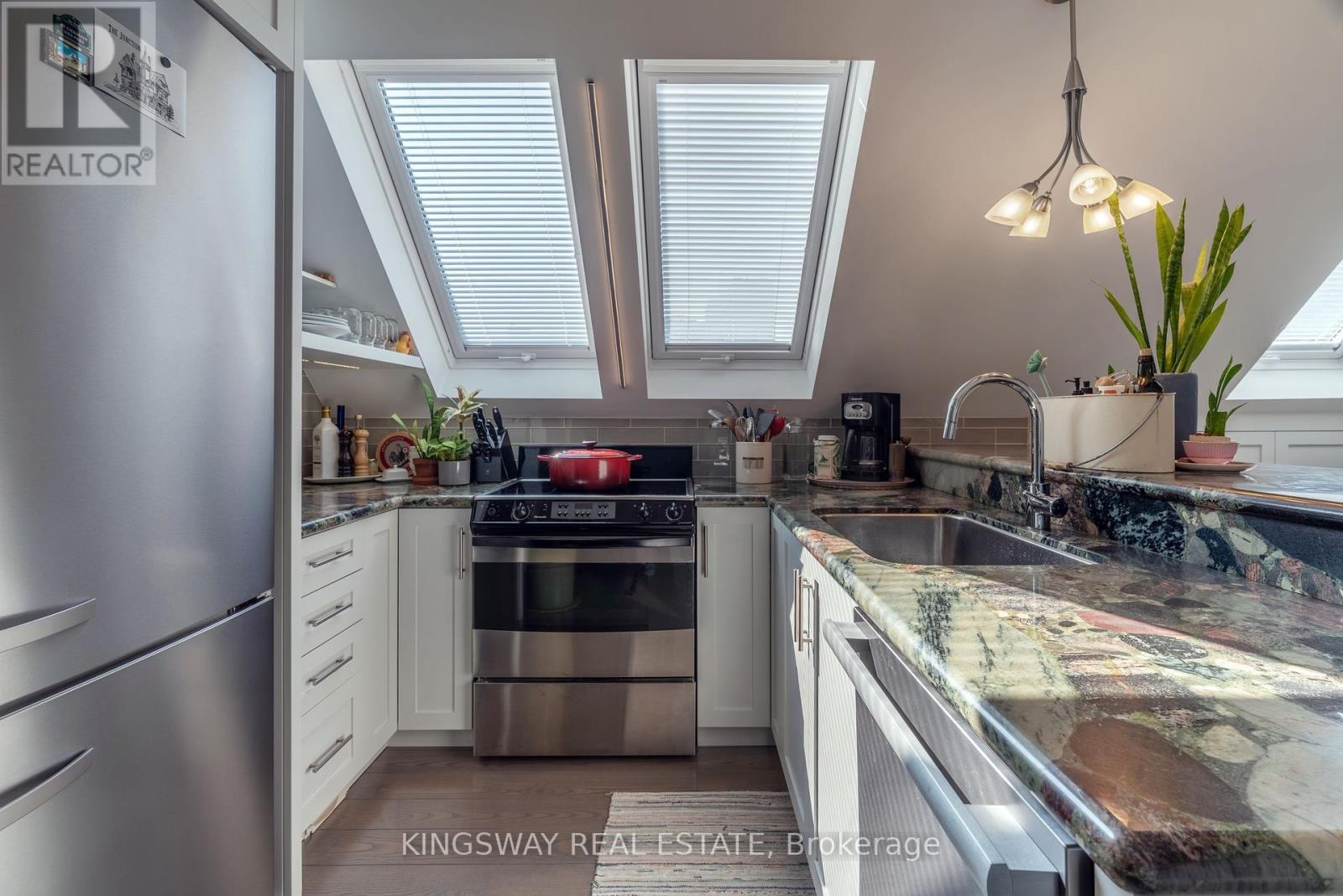166 High Park Avenue, Toronto (High Park North), Ontario  M6P 2S4 - Photo 40 - W12405410