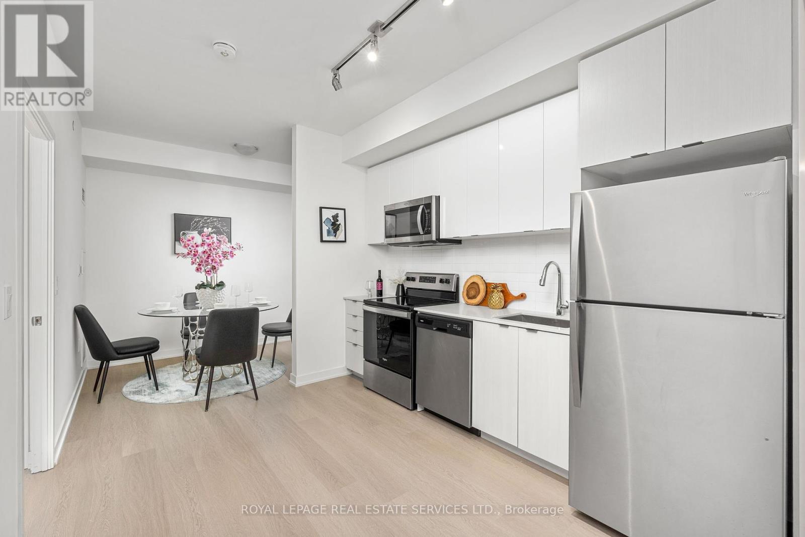 708 - 859 The Queensway, Toronto, Ontario  M8Z 1N8 - Photo 7 - W12405423