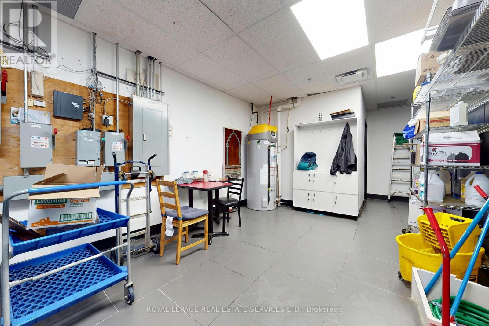 5955 Latimer Drive, Mississauga (East Credit), Ontario  L5V 0B7 - Photo 20 - W12405435