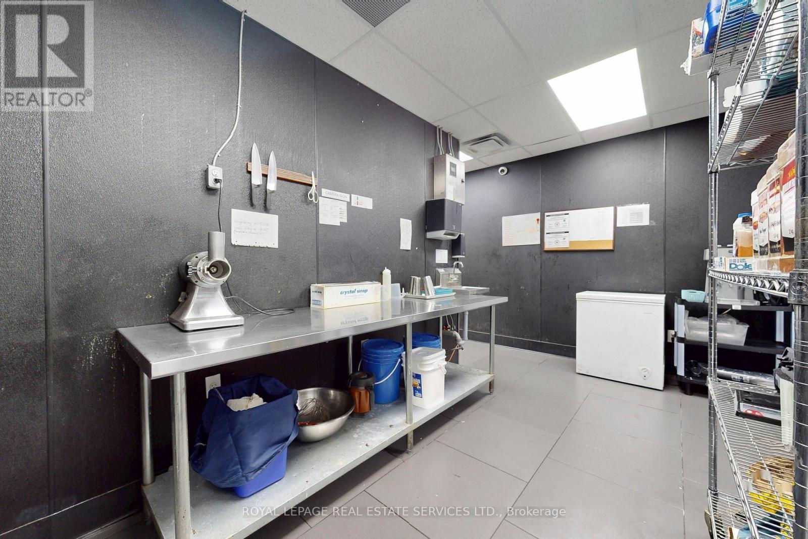 5955 Latimer Drive, Mississauga (East Credit), Ontario  L5V 0B7 - Photo 27 - W12405435