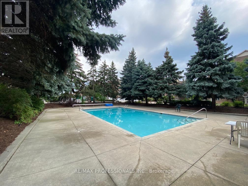 216 - 65 Bristol Road, Mississauga (Hurontario), Ontario  L4Z 3P1 - Photo 3 - W12405437