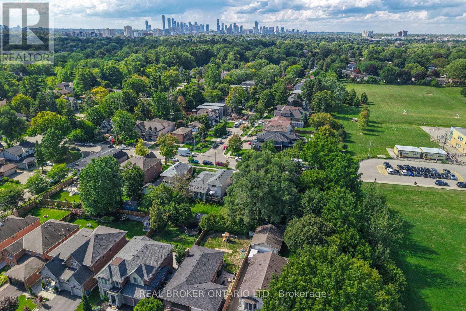 446 Orano Avenue, Mississauga (Mineola), Ontario  L5G 2B9 - Photo 9 - W12392035