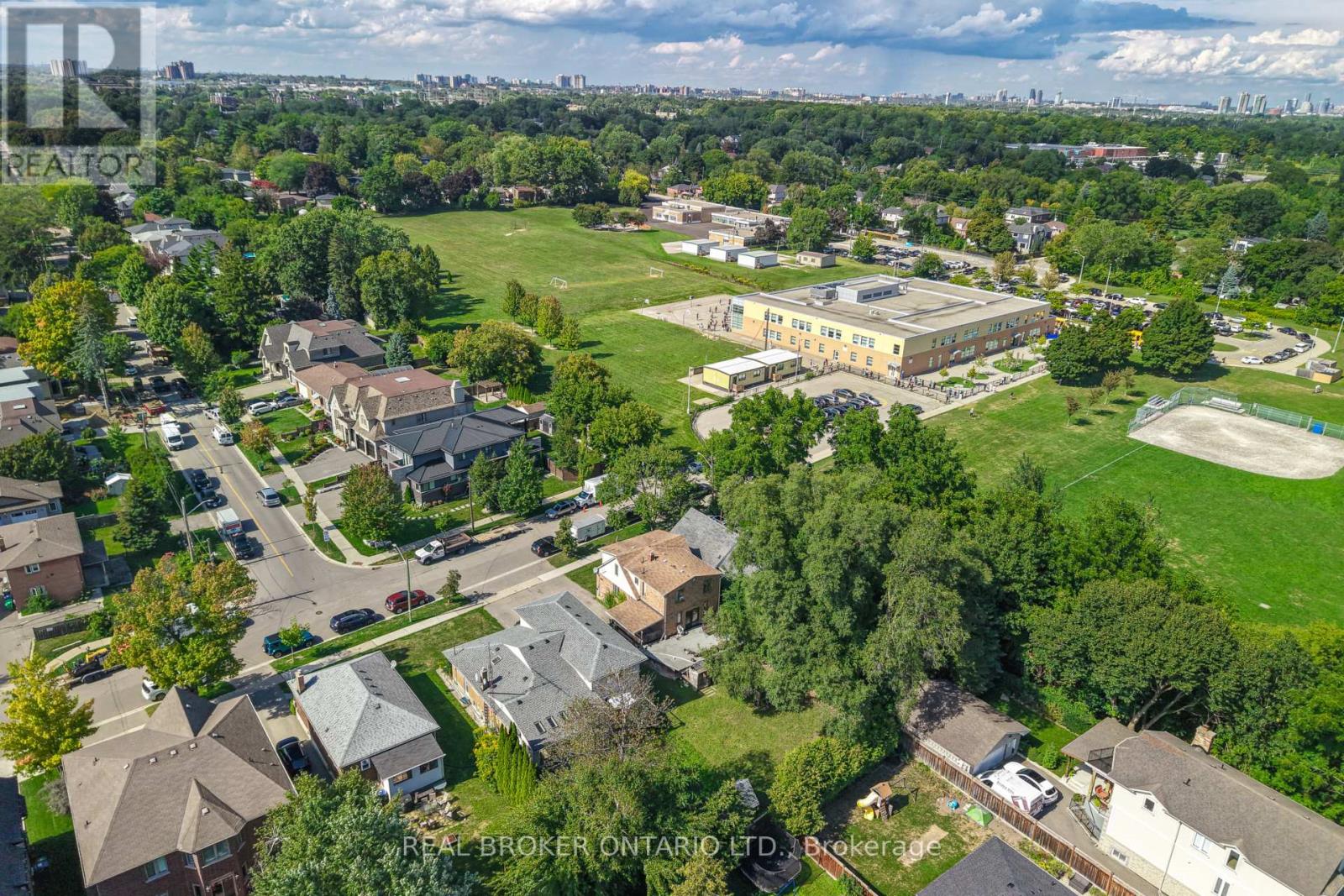 446 Orano Avenue, Mississauga (Mineola), Ontario  L5G 2B9 - Photo 22 - W12392035