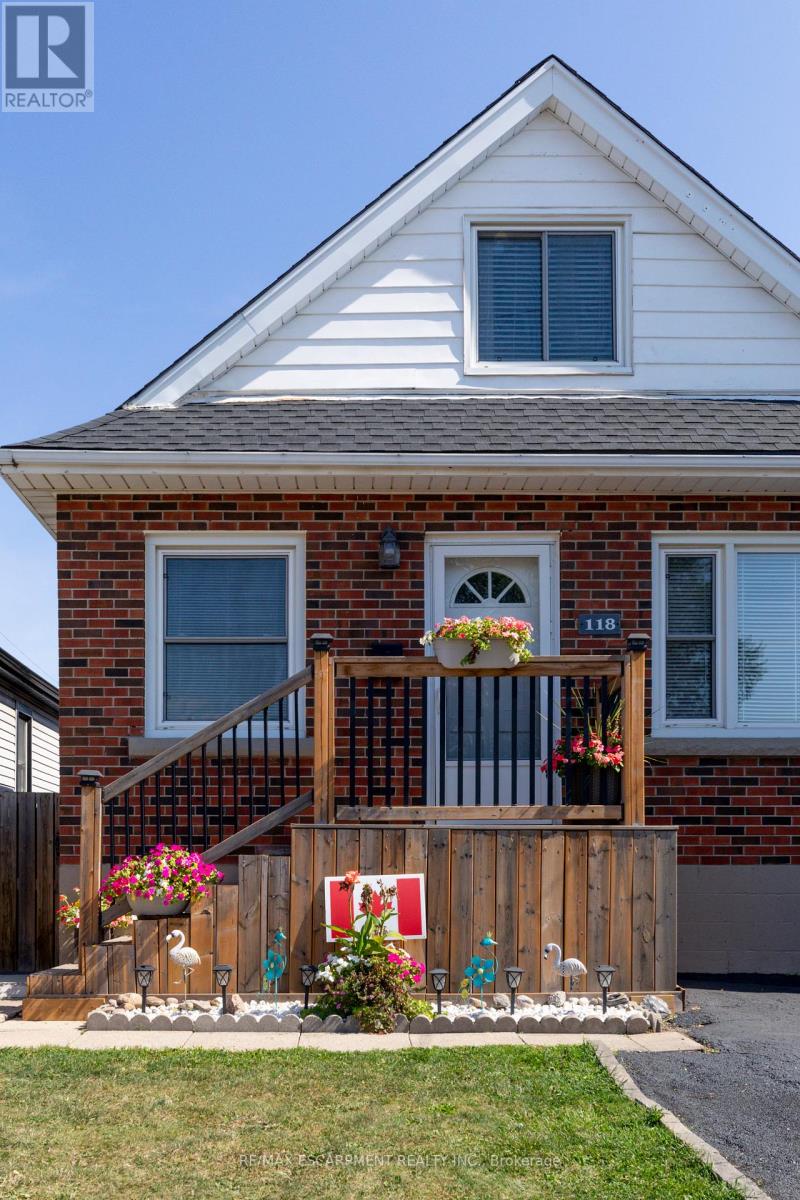 118 Julian Avenue, Hamilton, Ontario  L8H 5R7 - Photo 2 - X12405419