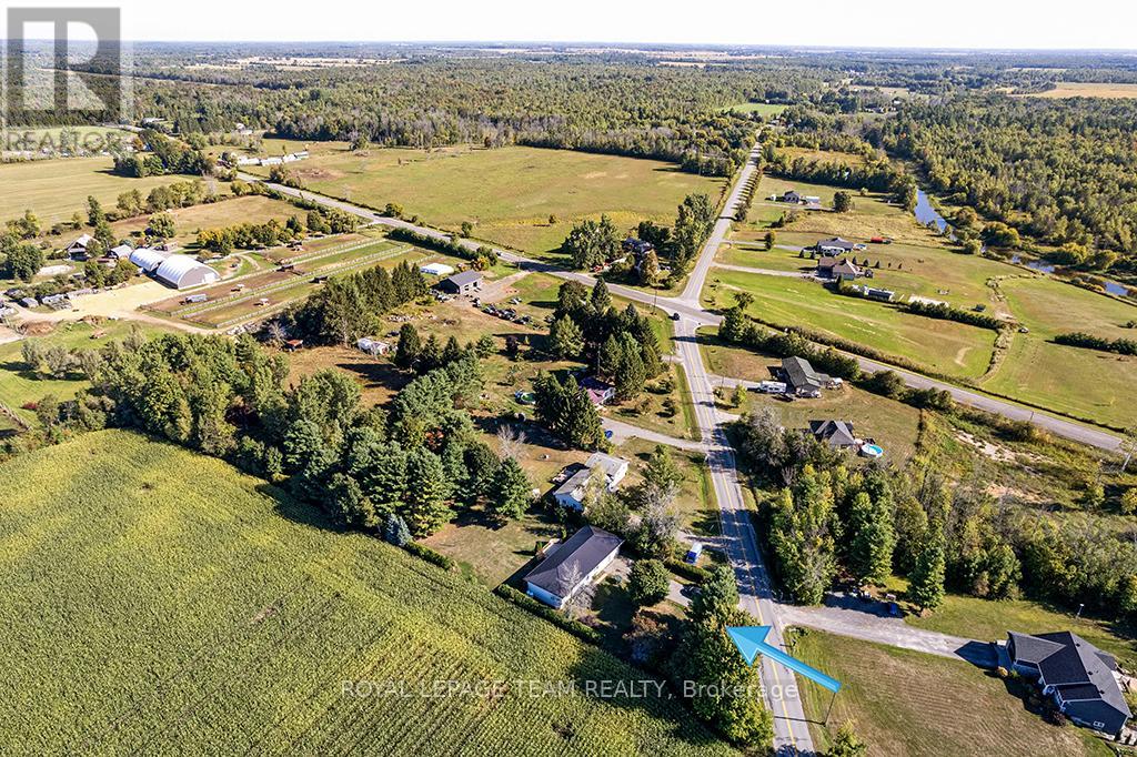 712 Hyndman Road, Edwardsburgh/cardinal, Ontario  K0E 1X0 - Photo 2 - X12405453