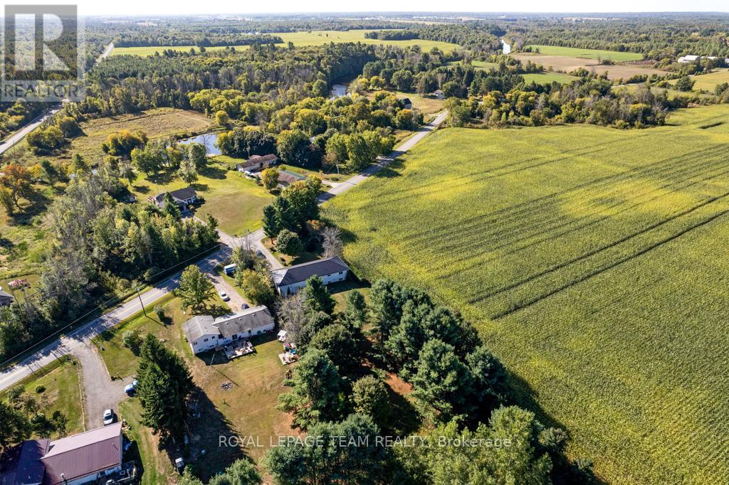 712 Hyndman Road, Edwardsburgh/cardinal, Ontario  K0E 1X0 - Photo 3 - X12405453