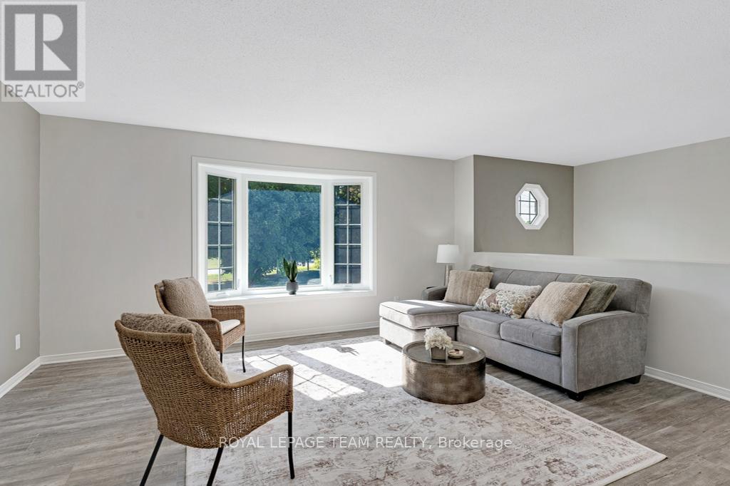 712 Hyndman Road, Edwardsburgh/cardinal, Ontario  K0E 1X0 - Photo 6 - X12405453