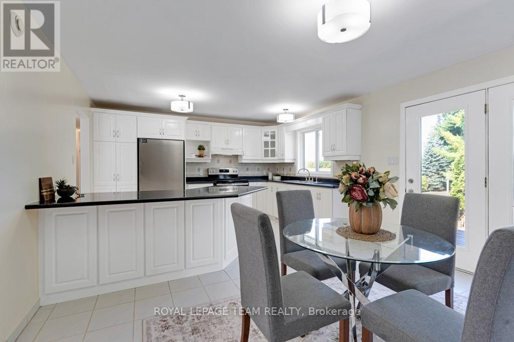 712 Hyndman Road, Edwardsburgh/cardinal, Ontario  K0E 1X0 - Photo 9 - X12405453