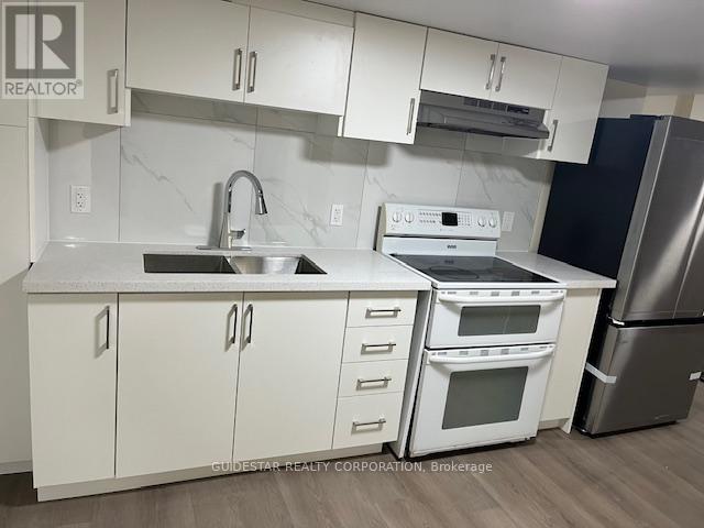 B - 223 Twyford Street, Ottawa, Ontario  K1V 0V9 - Photo 2 - X12405457