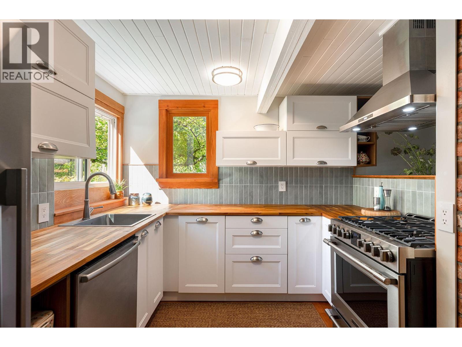 1312 Oceanview Road, Bowen Island, British Columbia  V0N 1G1 - Photo 10 - R3038869