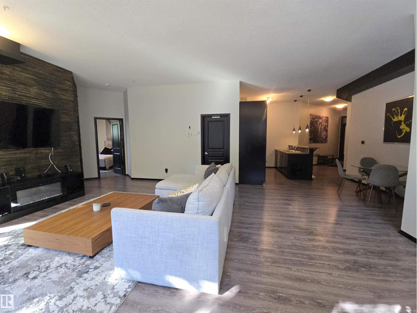 #106 10531 117 St Nw, Edmonton, Alberta  T5H 0A8 - Photo 2 - E4457907