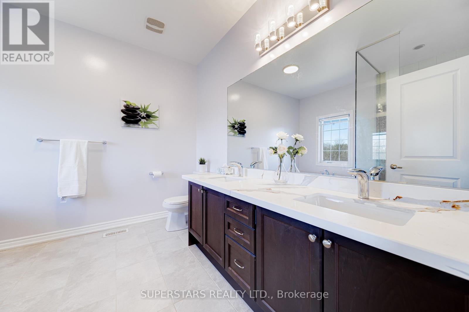 31 Roy Harper Avenue, Aurora, Ontario  L4G 0V4 - Photo 18 - N12405445