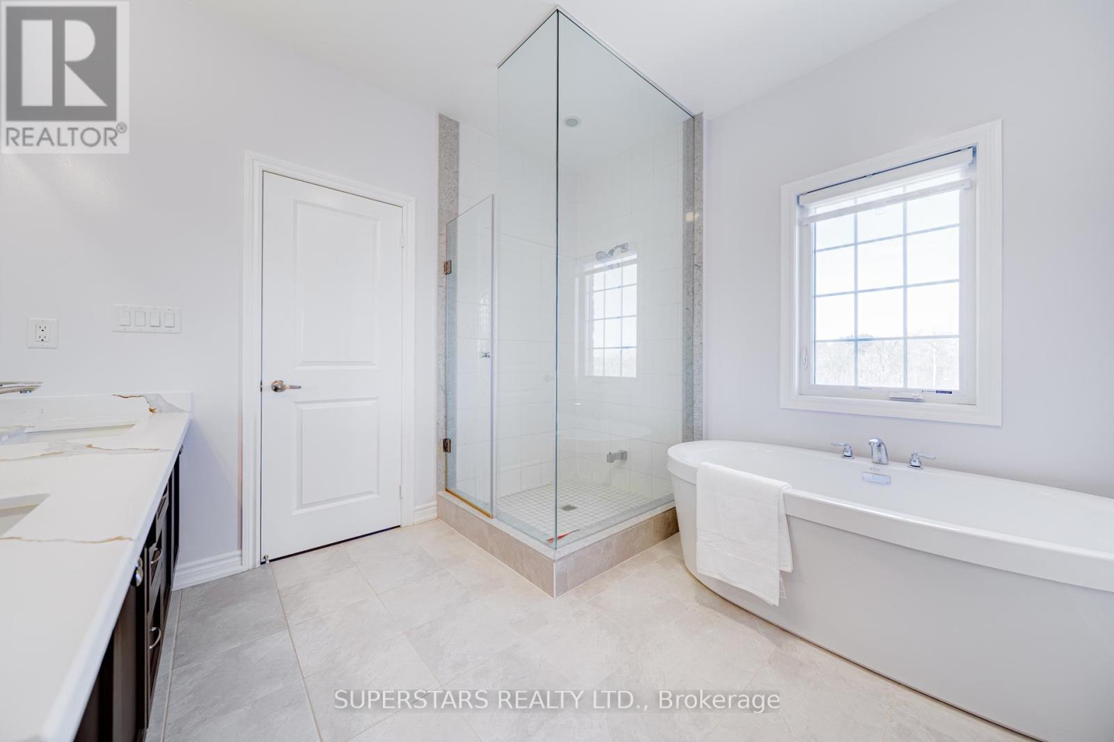 31 Roy Harper Avenue, Aurora, Ontario  L4G 0V4 - Photo 19 - N12405445