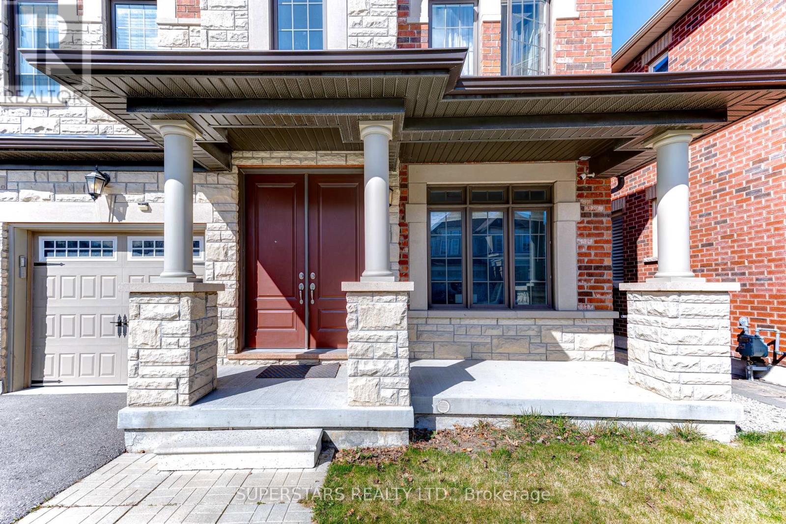 31 Roy Harper Avenue, Aurora, Ontario  L4G 0V4 - Photo 2 - N12405445