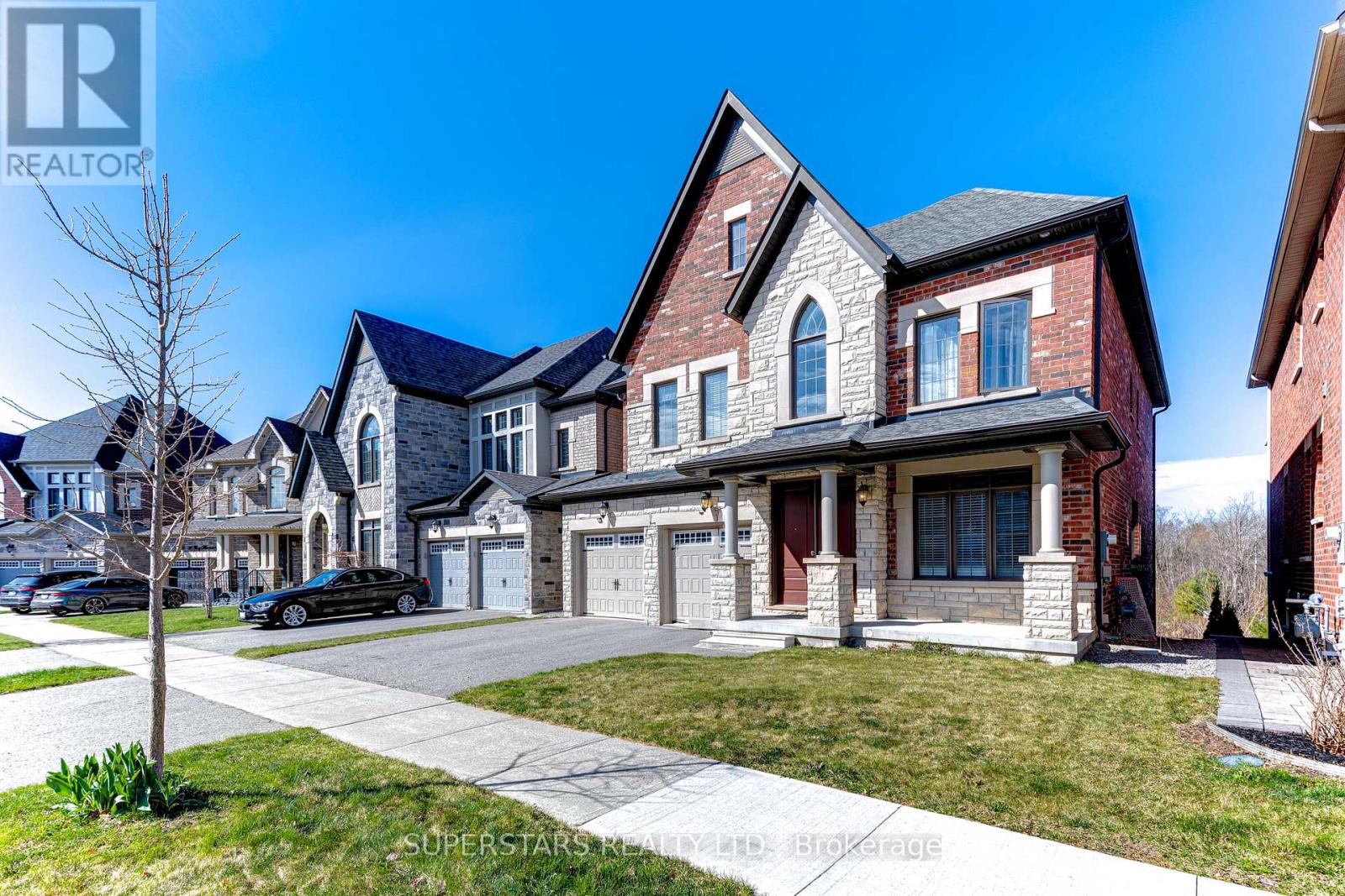 31 Roy Harper Avenue, Aurora, Ontario  L4G 0V4 - Photo 3 - N12405445