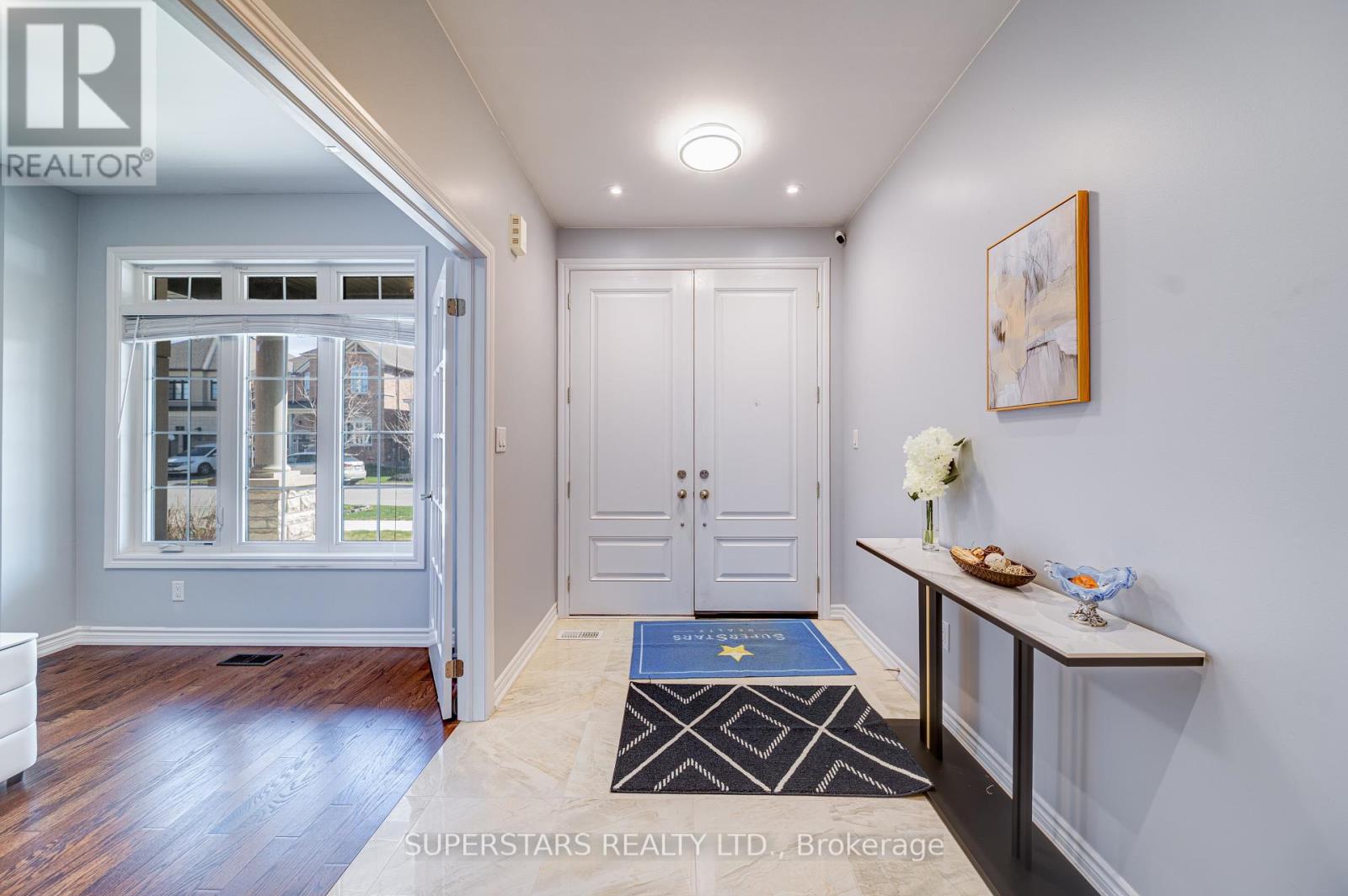 31 Roy Harper Avenue, Aurora, Ontario  L4G 0V4 - Photo 5 - N12405445