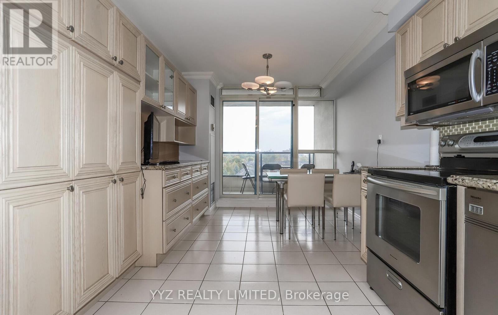 808 - 1 Clark Avenue W, Vaughan, Ontario  L4J 7Y6 - Photo 16 - N12405452