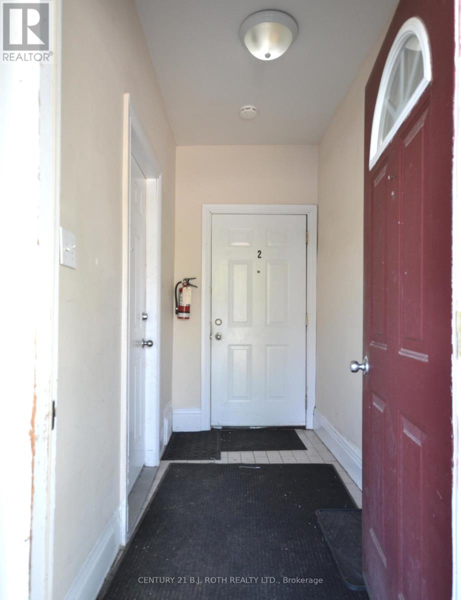 75 High Street, Barrie, Ontario  L4N 1W5 - Photo 3 - S12405444