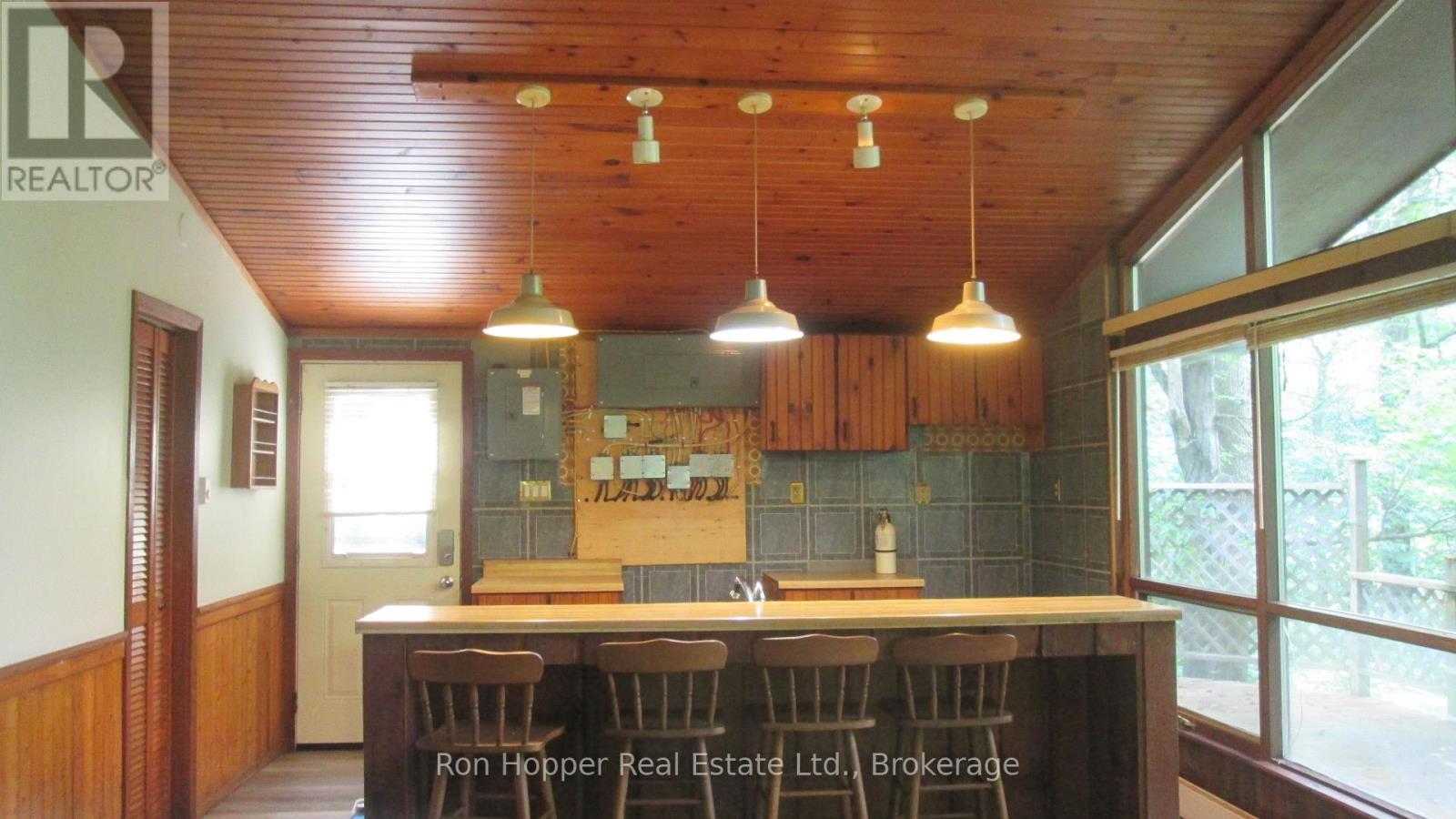 140 Sunset Beach Road, Meaford, Ontario  N0H 1B0 - Photo 6 - X12405490