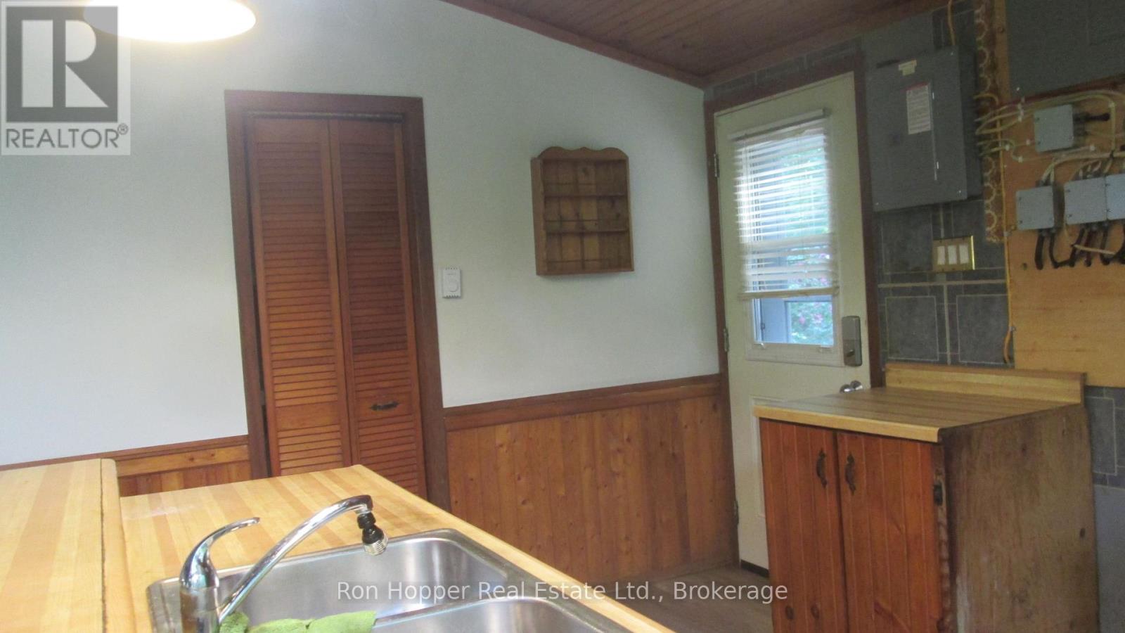140 Sunset Beach Road, Meaford, Ontario  N0H 1B0 - Photo 9 - X12405490