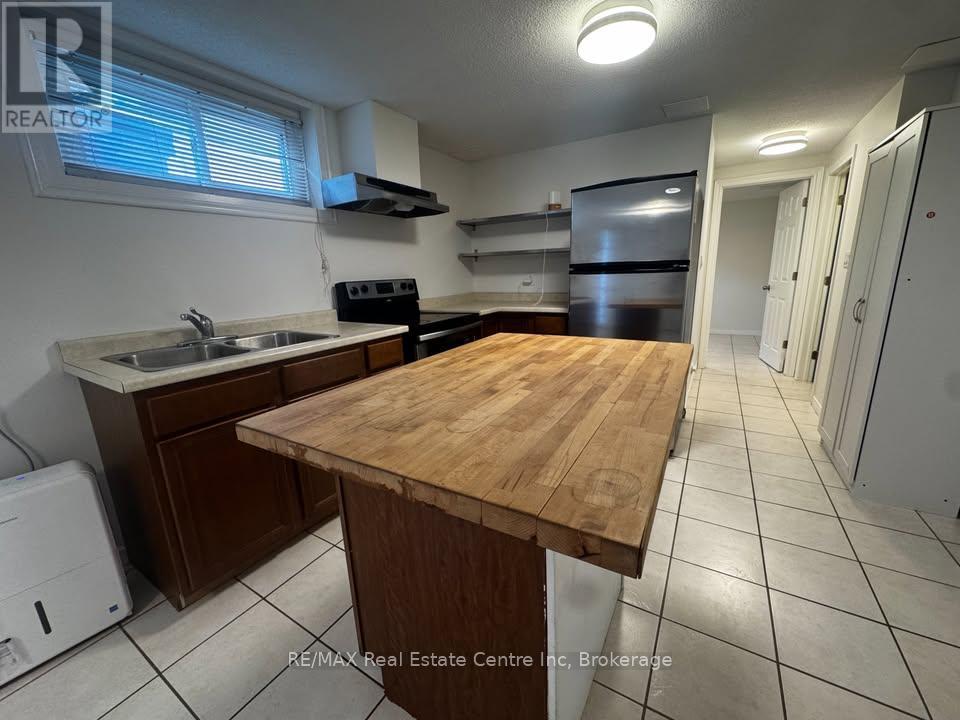 34 Oak Street, Guelph, Ontario  N1G 2M9 - Photo 5 - X12405501