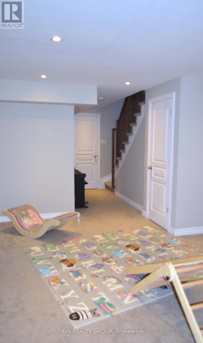 542 Triangle Street, Ottawa, Ontario  K2M 0M5 - Photo 11 - X12405478