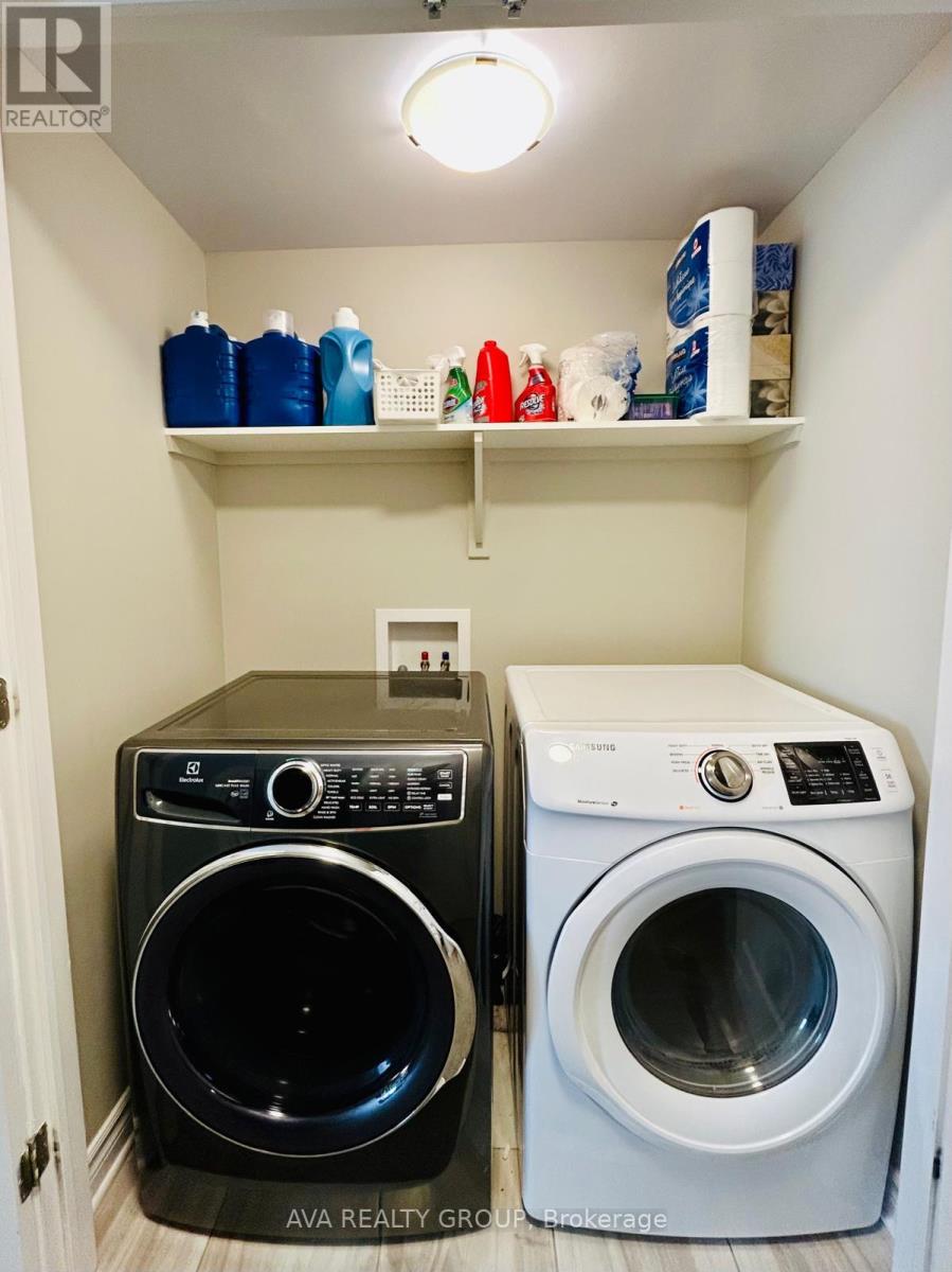 542 Triangle Street, Ottawa, Ontario  K2M 0M5 - Photo 12 - X12405478