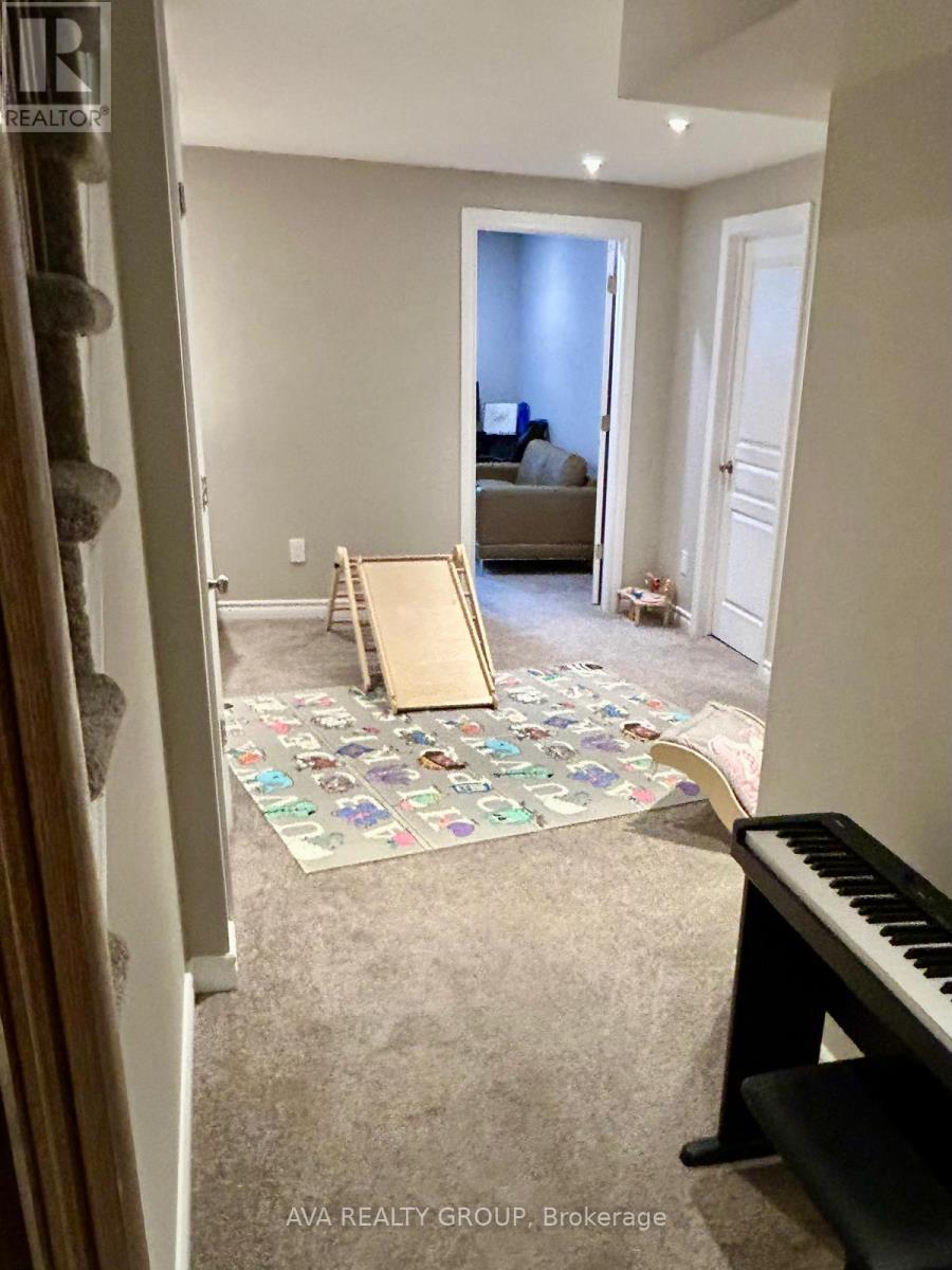 542 Triangle Street, Ottawa, Ontario  K2M 0M5 - Photo 14 - X12405478