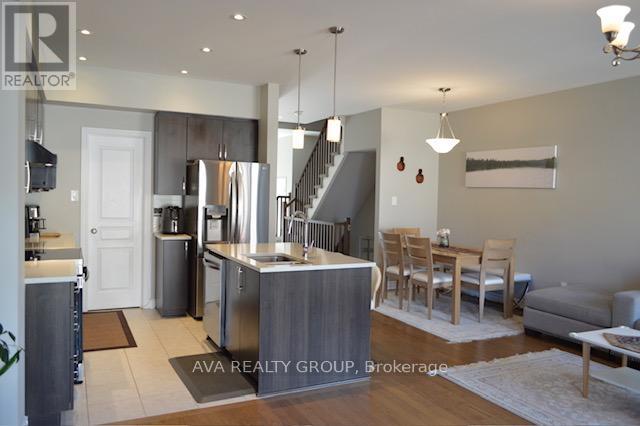 542 Triangle Street, Ottawa, Ontario  K2M 0M5 - Photo 2 - X12405478