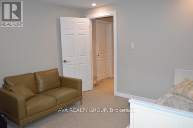 542 Triangle Street, Ottawa, Ontario  K2M 0M5 - Photo 9 - X12405478