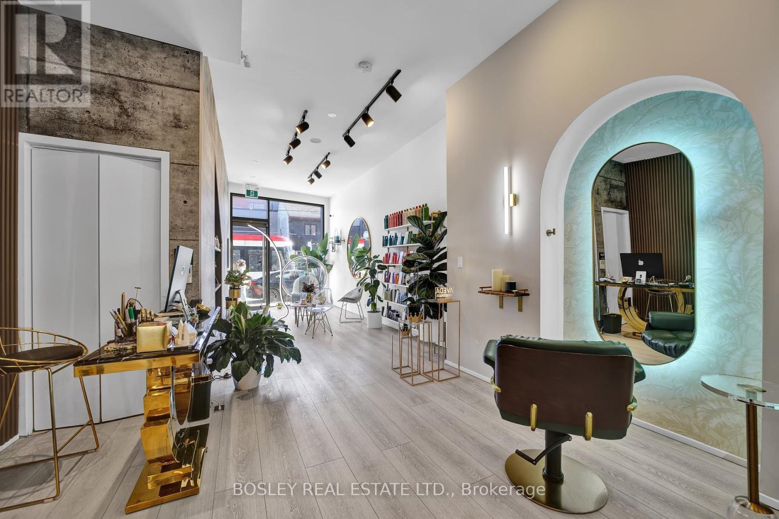 668 Queen Street W, Toronto (Trinity-Bellwoods), Ontario  M6J 1E5 - Photo 3 - C12405483
