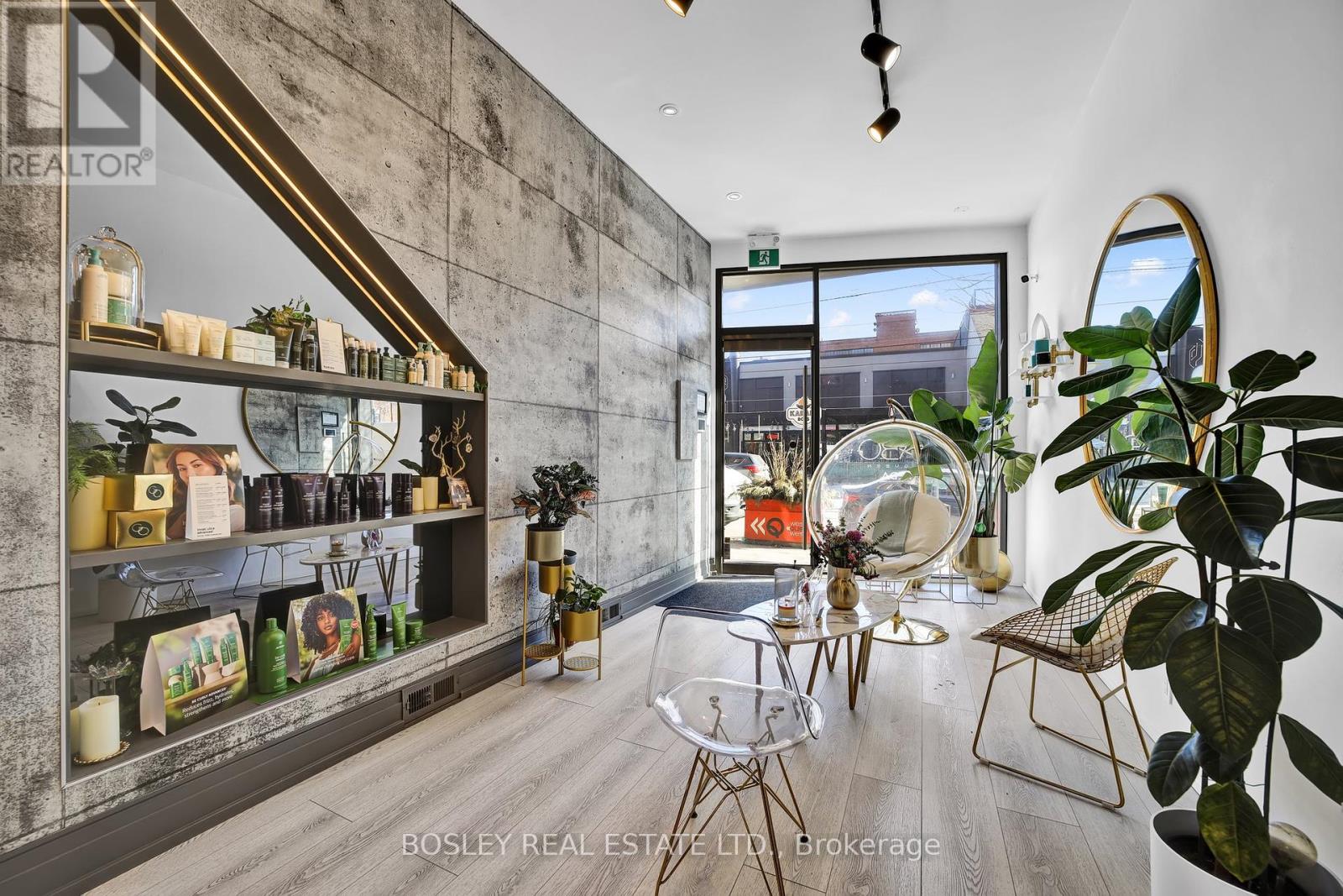 668 Queen Street W, Toronto (Trinity-Bellwoods), Ontario  M6J 1E5 - Photo 5 - C12405483