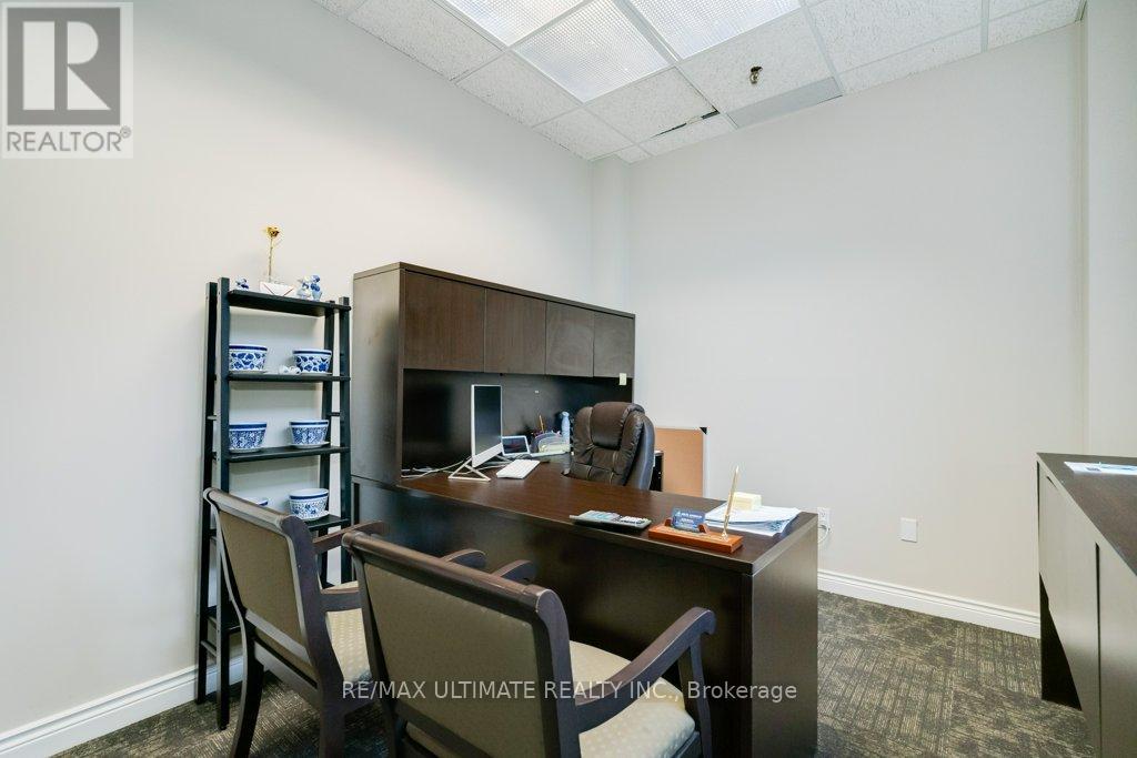 201 - 345 Renfrew Drive, Markham (Buttonville), Ontario  L3R 9S9 - Photo 11 - N12405476