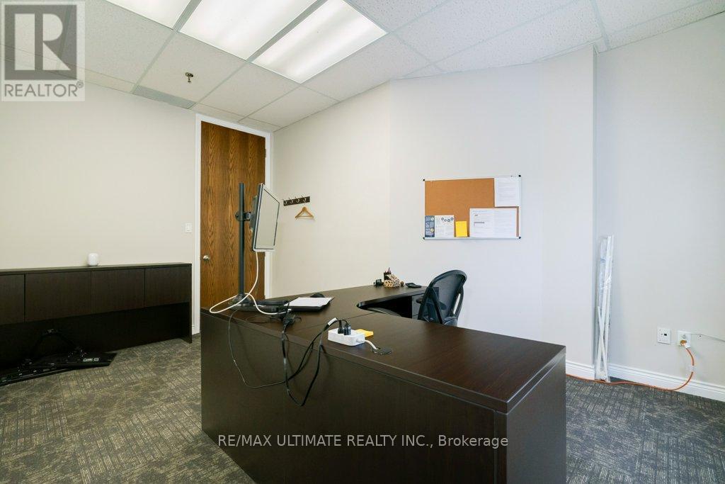 201 - 345 Renfrew Drive, Markham (Buttonville), Ontario  L3R 9S9 - Photo 14 - N12405476