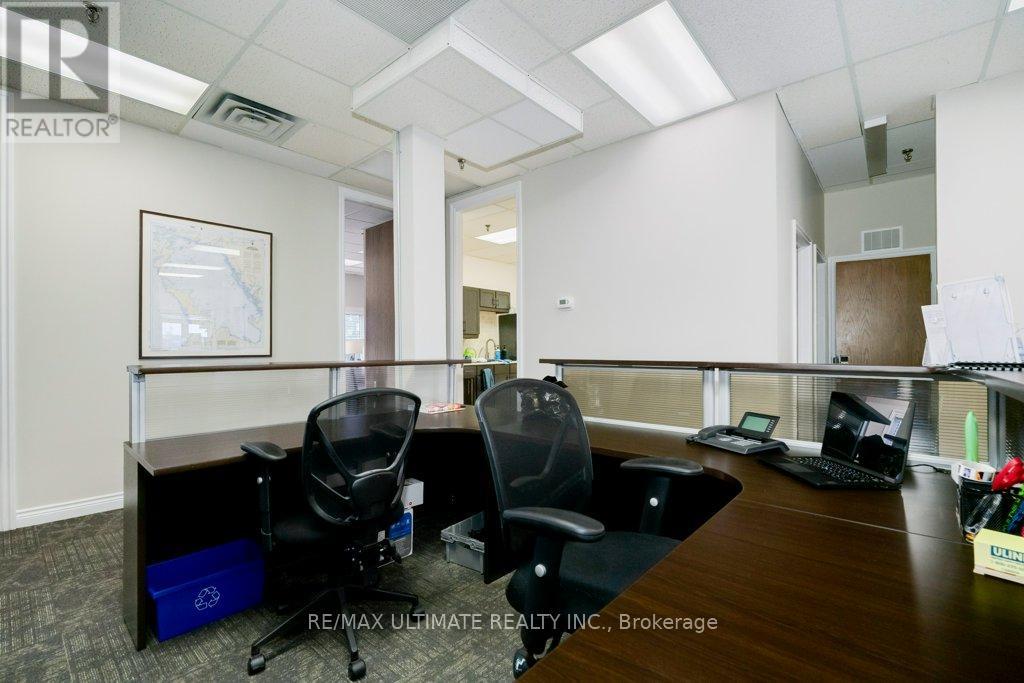 201 - 345 Renfrew Drive, Markham (Buttonville), Ontario  L3R 9S9 - Photo 5 - N12405476