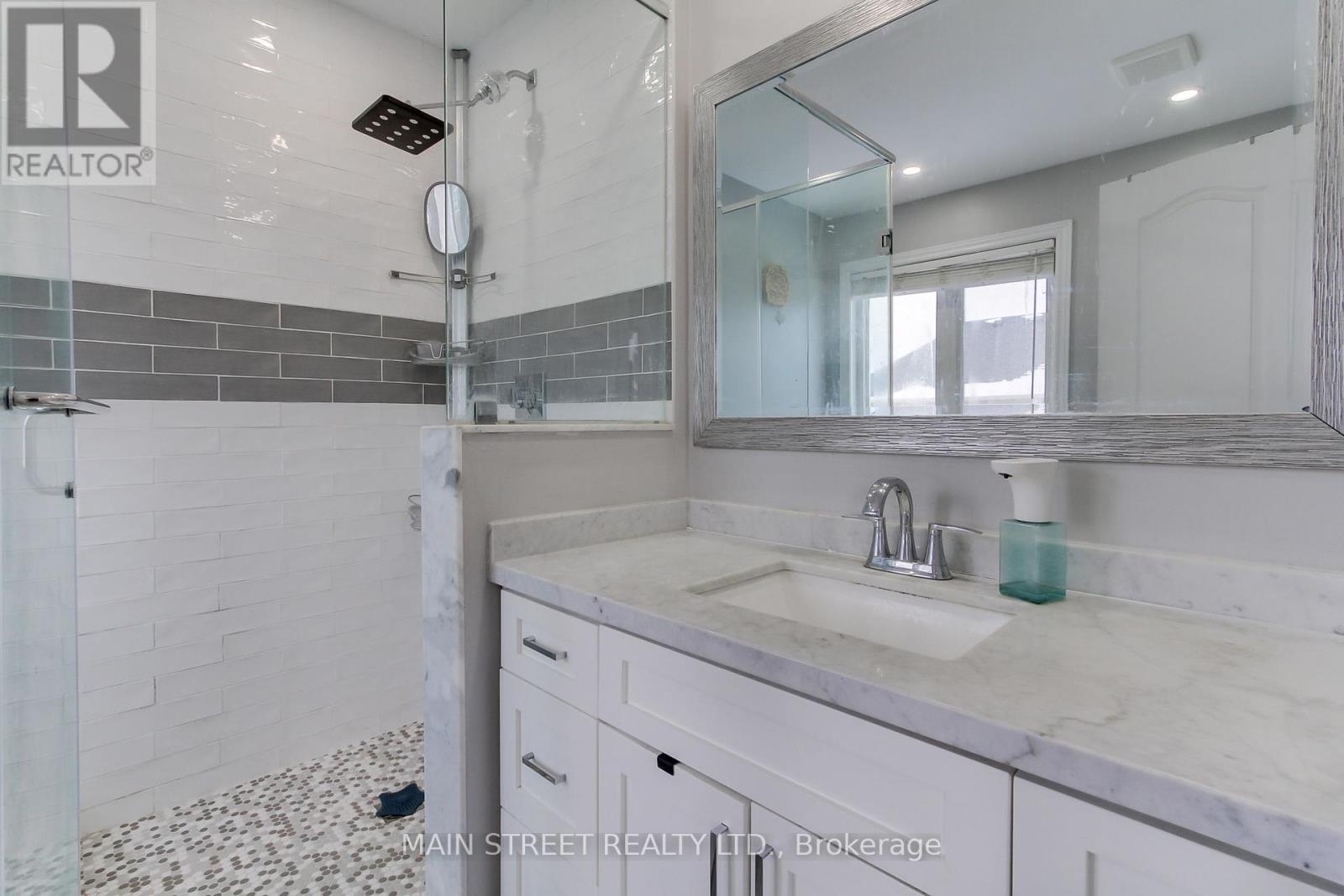 164 Glasgow Crescent, Georgina, Ontario  L4P 4A9 - Photo 28 - N12405498