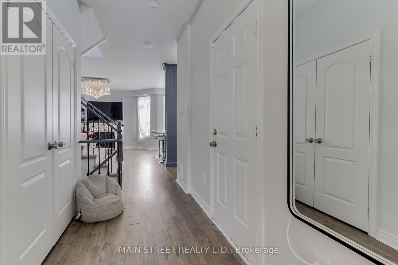 164 Glasgow Crescent, Georgina, Ontario  L4P 4A9 - Photo 7 - N12405498