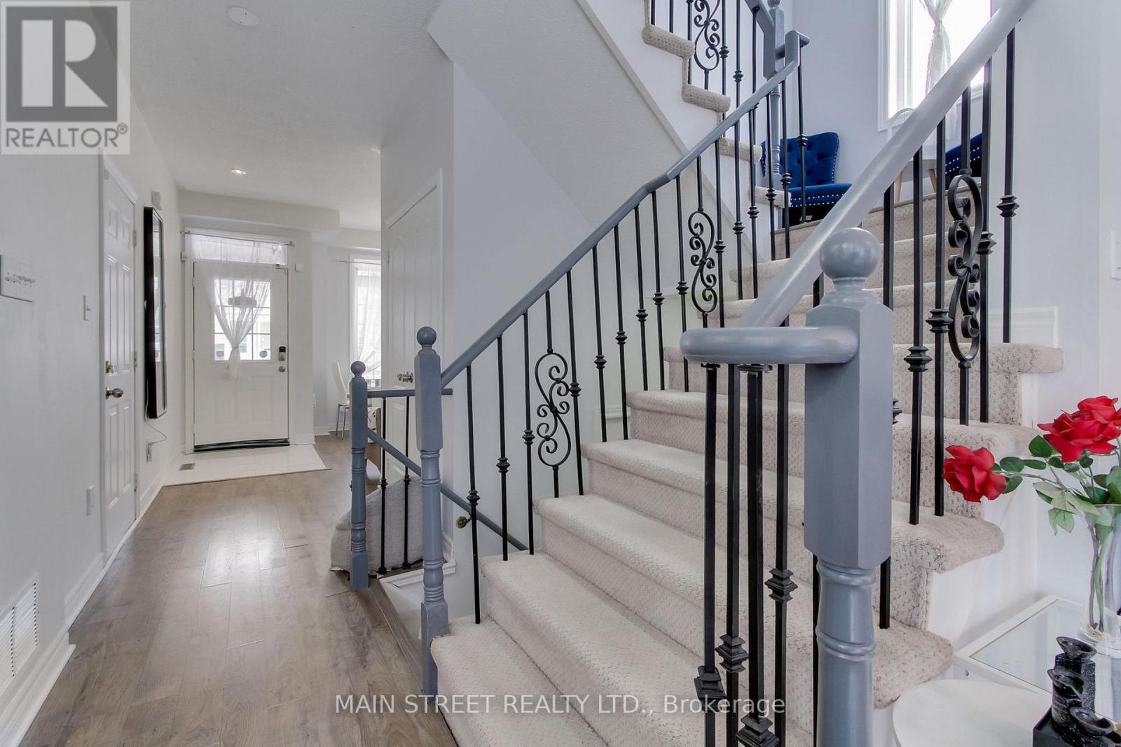 164 Glasgow Crescent, Georgina, Ontario  L4P 4A9 - Photo 8 - N12405498