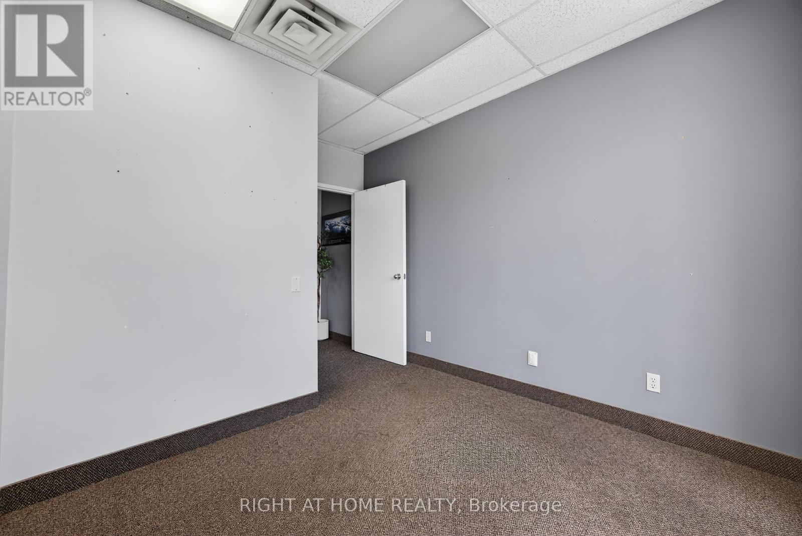 7 - 5 Bell Farm Road, Barrie, Ontario  L4M 6E4 - Photo 20 - S12405470