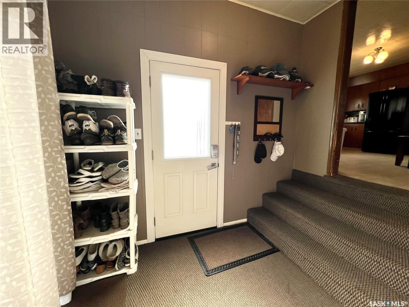 369 9th Avenue Nw, Swift Current, Saskatchewan  S9H 1A8 - Photo 3 - SK018484
