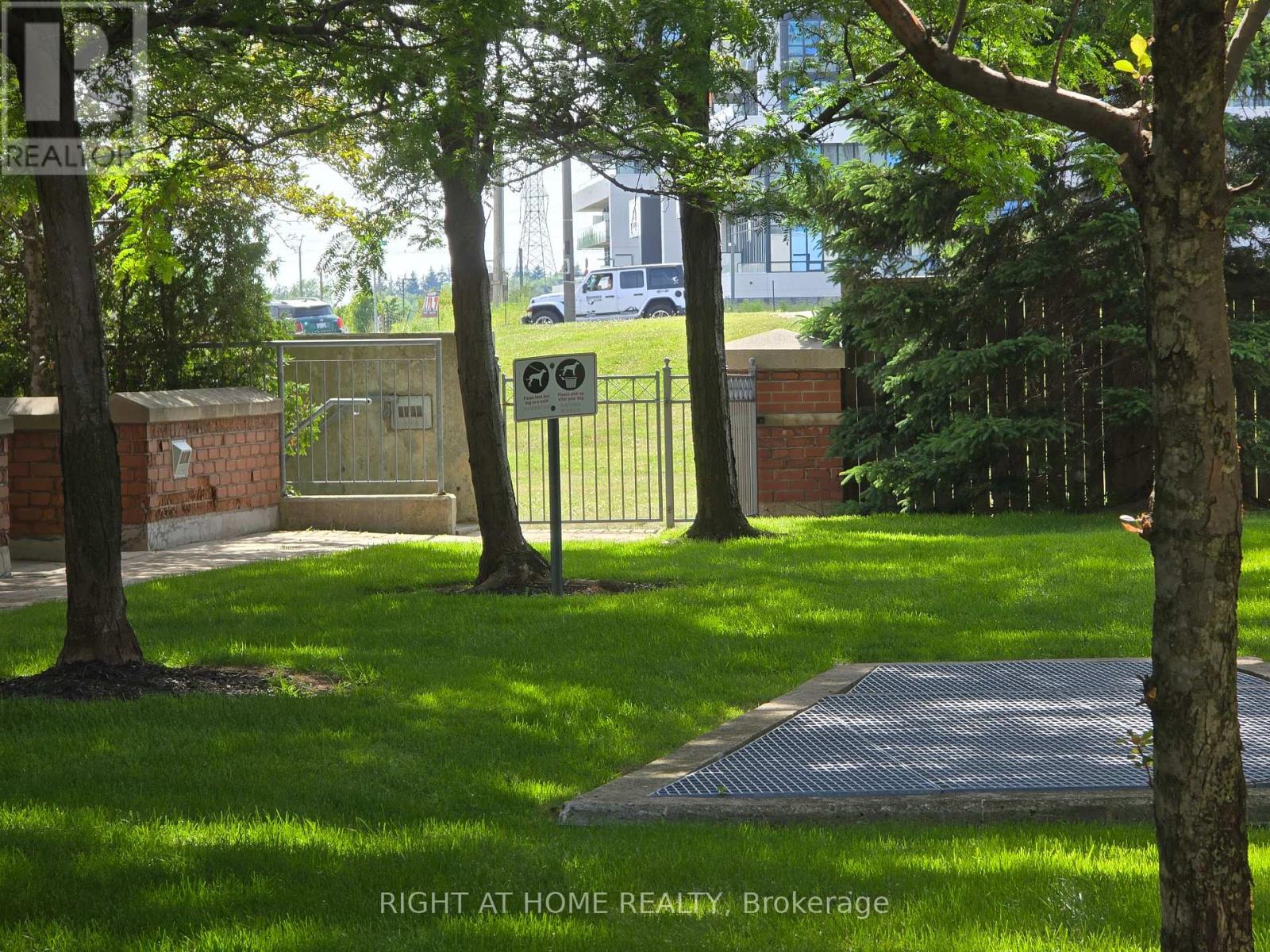 622 - 48 Suncrest Boulevard, Markham, Ontario  L3T 7Y5 - Photo 41 - N12269376