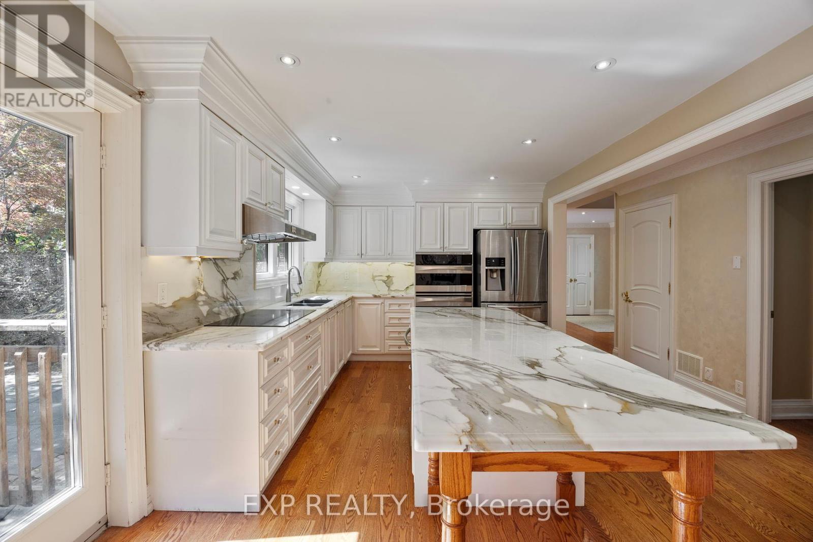 70 Hemingway Crescent N, Markham, Ontario  L3R 2V6 - Photo 6 - N12402303