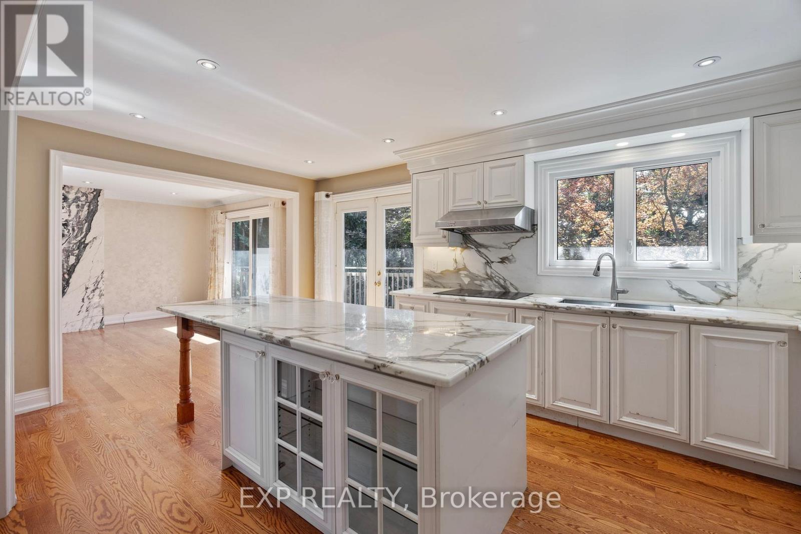 70 Hemingway Crescent N, Markham, Ontario  L3R 2V6 - Photo 7 - N12402303